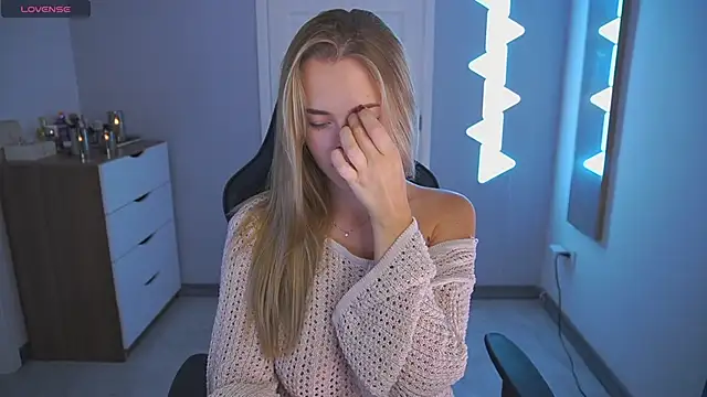 DanikaDillan online show from September 30, 2025, 12:59 am