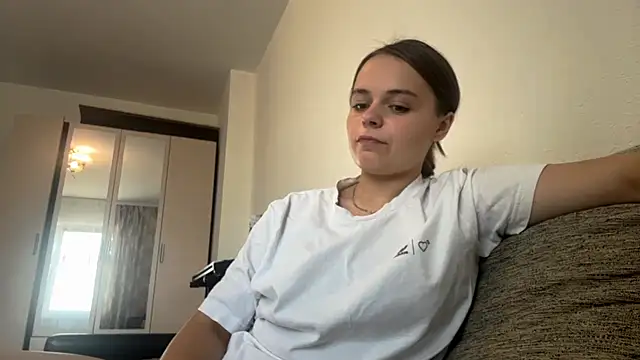 Snapshot of LorileeKaliszewski chatting on August 3, 2026, 9:04 am LorileeKaliszewski online show from August 3, 2026, 9:04 am
