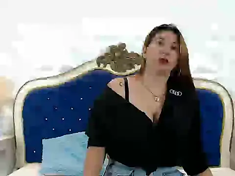 Snapshot of XimenaEvans chatting on August 3, 2026, 8:34 pm XimenaEvans online show from August 3, 2026, 8:34 pm