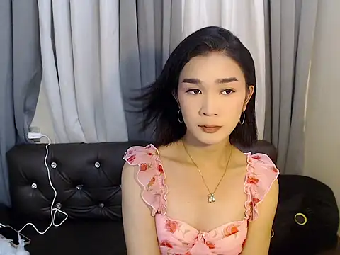 Snapshot of expensive_nadia chatting on August 4, 2026, 3:53 am expensive nadia online show from August 4, 2026, 3:53 am