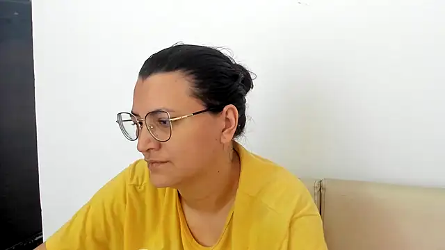 MARILYN GARCIA online show from February 21, 2025, 4:05 pm