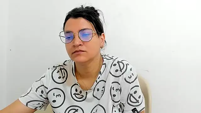 MARILYN GARCIA online show from September 28, 2025, 2:55 pm