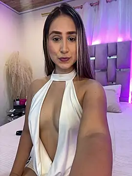 Snapshot of AriaFontaine chatting on August 8, 2026, 11:28 pm AriaFontaine online show from August 8, 2026, 11:28 pm