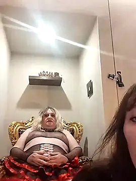 Snapshot of FrenchBdsm chatting on August 6, 2026, 7:38 pm FrenchBdsm online show from August 6, 2026, 7:38 pm