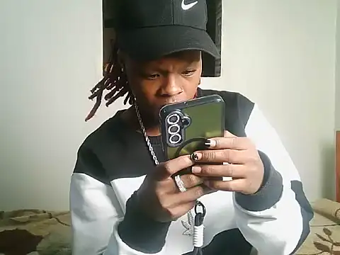 Snapshot of Prettywash1 chatting on August 9, 2026, 2:33 pm Prettywash1 online show from August 9, 2026, 2:33 pm