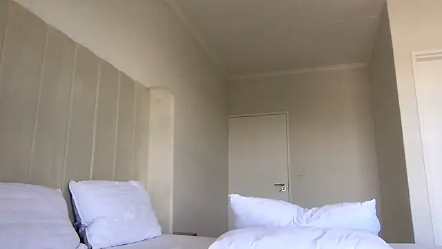 xBUSTY CANDYx online show from January 26, 2025, 9:08 am