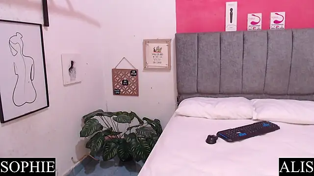 Snapshot of Sophie_And_Alis chatting on February 15, 2025, 10:55 am Sophie And Alis online show from February 15, 2025, 10:55 am