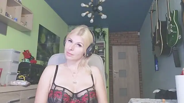 karmija online show from October 9, 2025, 8:40 pm