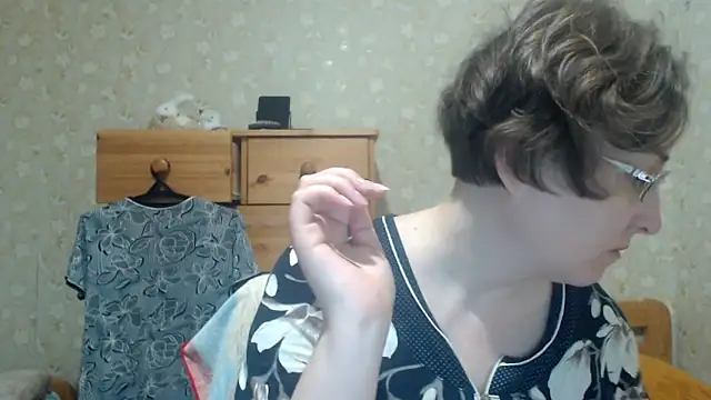 Smart Rose online show from April 15, 2026, 4:36 pm