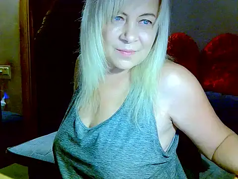 AgoniA7 online show from November 25, 2025, 8:09 pm