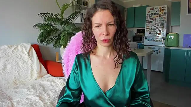 ChristinaGlory online show from March 18, 2026, 8:06 am