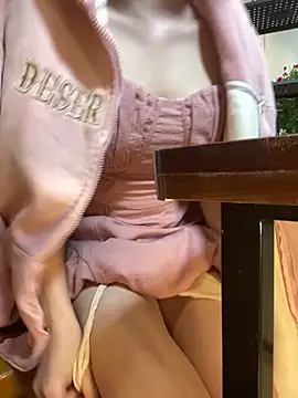 Snapshot of Meilian2021 chatting on March 7, 2026, 2:52 am Meilian2021 online show from March 7, 2026, 2:52 am