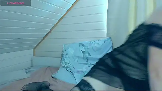 I AM MILF online show from December 18, 2024, 10:40 am