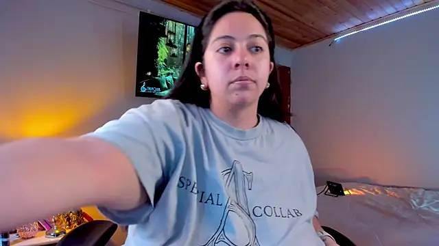 coraline latin online show from February 3, 2025, 9:39 pm