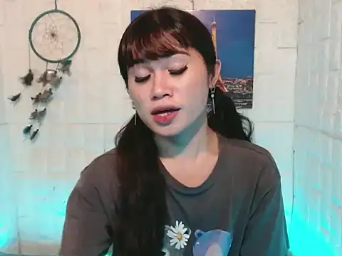 urasian shirley21 online show from April 23, 2026, 9:06 pm