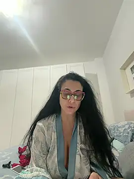 crudeliafrancy online show from March 31, 2026, 5:13 pm