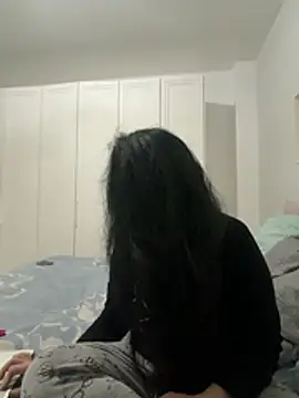 crudeliafrancy online show from April 1, 2026, 6:38 pm