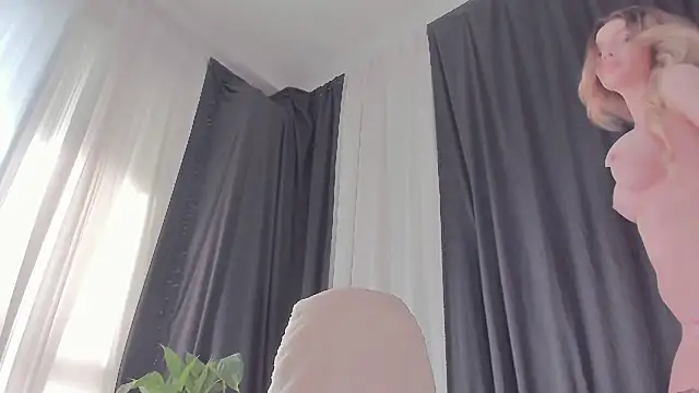 blond3bab3 online show from January 23, 2025, 12:19 pm