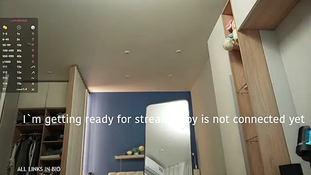 LAUREL HAZEL online show from February 2, 2025, 6:53 pm