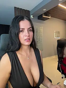 Snapshot of Carolina_Novoa chatting on July 25, 2026, 10:40 pm Carolina Novoa online show from July 25, 2026, 10:40 pm