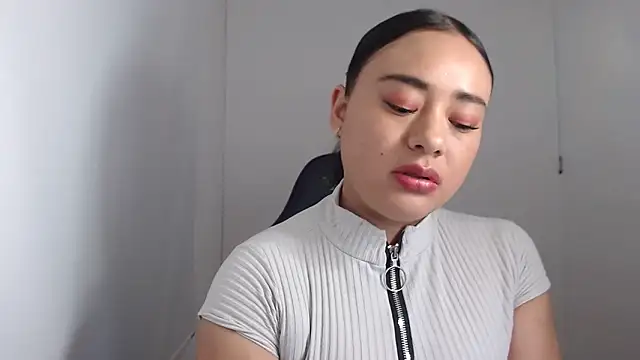 ReyleDoll online show from December 2, 2024, 8:44 pm