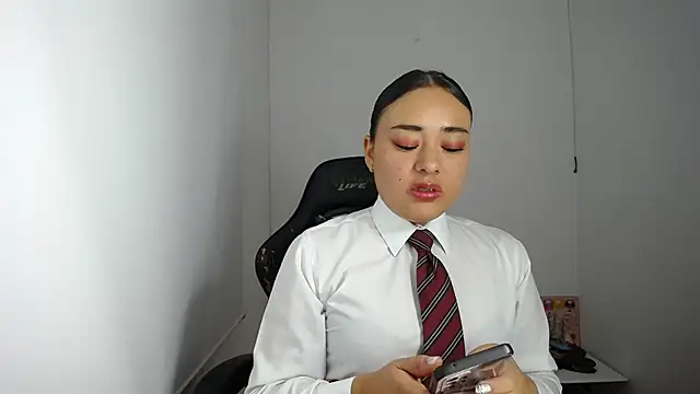 ReyleDoll online show from December 20, 2024, 7:39 pm