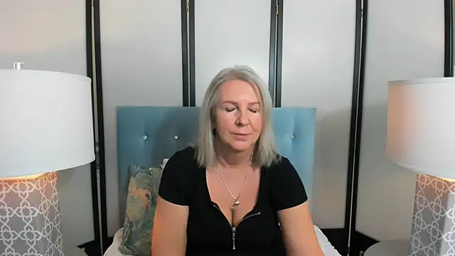 EricaTop online show from February 19, 2025, 4:44 pm