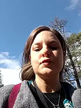 SwedishJennifer online show from April 8, 2026, 8:47 am