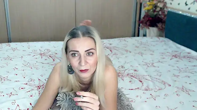 Snapshot of MirabelaSweet chatting on December 19, 2024, 3:30 pm MirabelaSweet online show from December 19, 2024, 3:30 pm