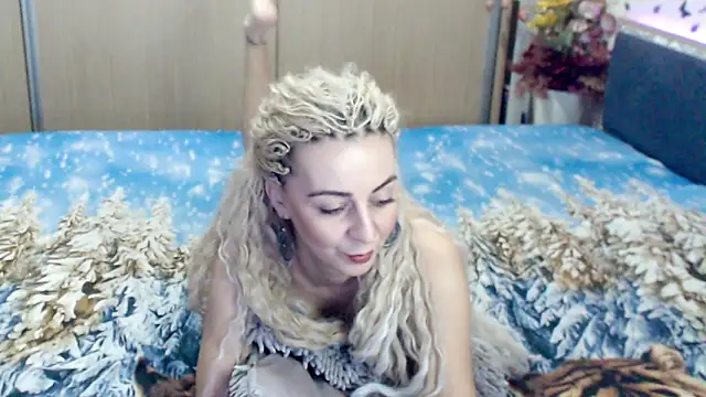 Snapshot of MirabelaSweet chatting on March 18, 2025, 4:37 pm MirabelaSweet online show from March 18, 2025, 4:37 pm