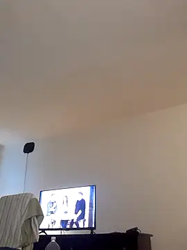 robertoluongo71 online show from February 26, 2026, 9:03 pm