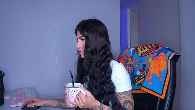 Lisegg  online show from April 10, 2026, 1:27 pm