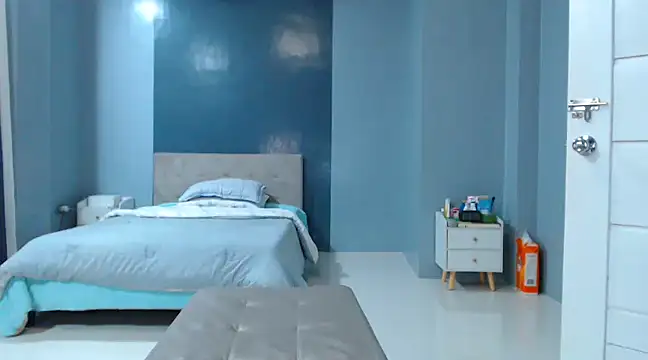 Snapshot of _FoxyFlair chatting on December 4, 2024, 2:37 pm  FoxyFlair online show from December 4, 2024, 2:37 pm