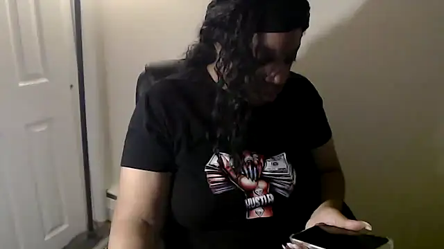 Snapshot of Sexymona1218 chatting on April 26, 2026, 5:49 am Sexymona1218 online show from April 26, 2026, 5:49 am