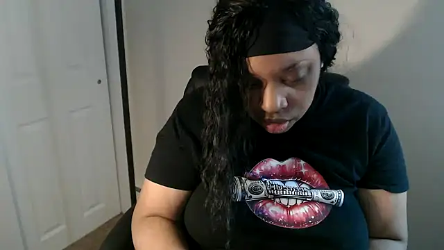 Snapshot of Sexymona1218 chatting on April 27, 2026, 6:06 pm Sexymona1218 online show from April 27, 2026, 6:06 pm