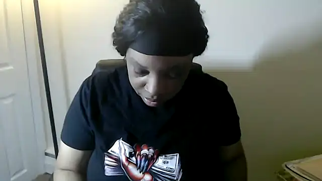 Snapshot of Sexymona1218 chatting on May 22, 2026, 8:53 am Sexymona1218 online show from May 22, 2026, 8:53 am