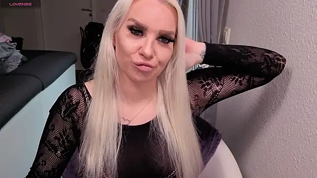 Snapshot of MIA-XXX chatting on July 1, 2026, 6:26 am MIA-XXX online show from July 1, 2026, 6:26 am