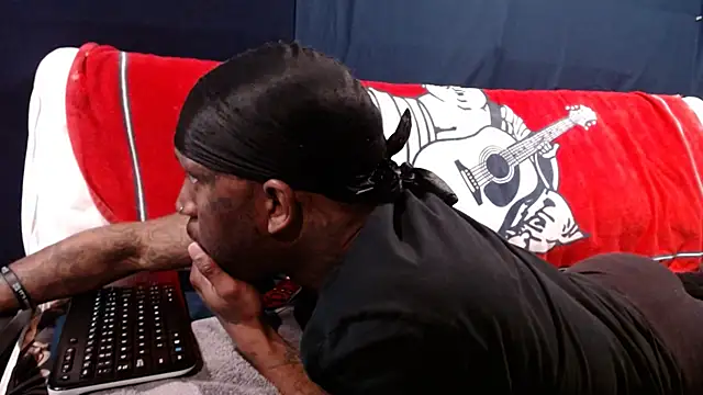 iBreakHeartz online show from December 20, 2024, 1:25 am