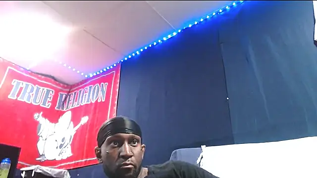 iBreakHeartz online show from September 23, 2025, 4:04 am