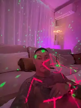 Snapshot of Pervert8282 chatting on September 28, 2025, 3:17 pm Pervert8282 online show from September 28, 2025, 3:17 pm