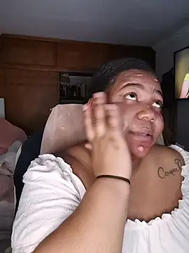 Snapshot of Daddys_girl1 chatting on October 29, 2025, 12:24 am Daddys girl1 online show from October 29, 2025, 12:24 am