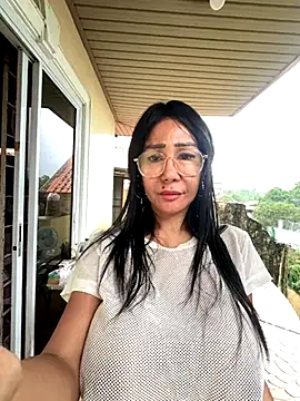 sweetieme online show from October 3, 2025, 2:08 am