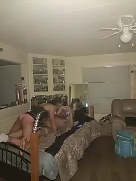 sissyvee online show from April 3, 2026, 12:25 pm