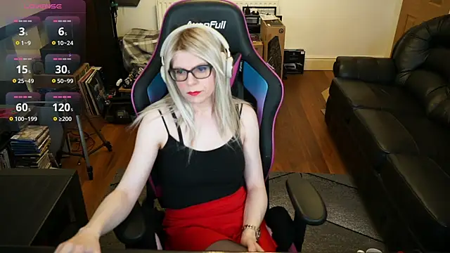 Snapshot of KelseyCobalt chatting on June 15, 2026, 8:33 pm KelseyCobalt online show from June 15, 2026, 8:33 pm