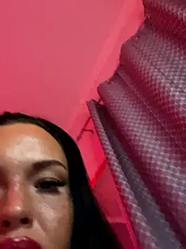 Snapshot of _MelinaCurves_ chatting on May 9, 2026, 11:21 pm MelinaCurves online show from May 9, 2026, 11:21 pm