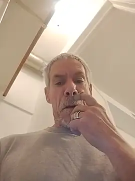 Biknight online show from February 9, 2026, 5:39 pm