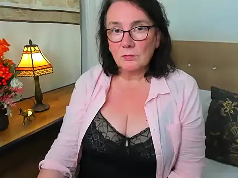 DorisDesire online show from October 28, 2025, 9:06 pm