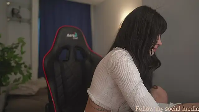 oxxme online show from November 15, 2025, 11:29 am