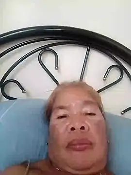 Snapshot of sexylizzy4u chatting on February 6, 2025, 3:27 am sexylizzy4u online show from February 6, 2025, 3:27 am