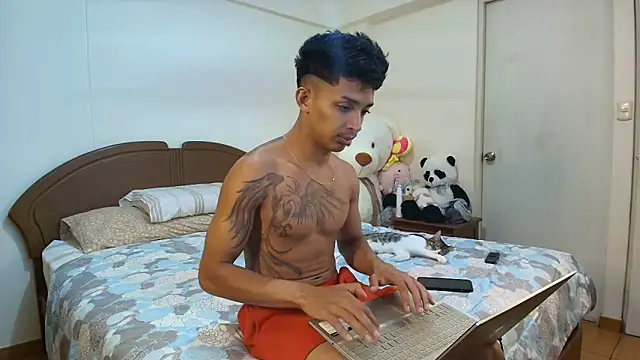 Snapshot of _dannyaldana_ chatting on January 14, 2025, 4:50 pm dannyaldana online show from January 14, 2025, 4:50 pm